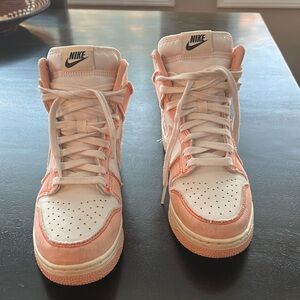 Nike high top Royal 2 like new in great condition